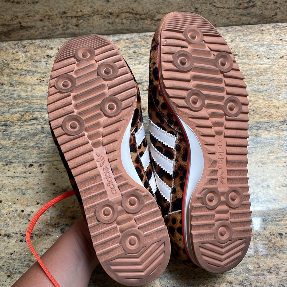 Adidas Leopard Sneakers 7.5 - Picture 4 of 8